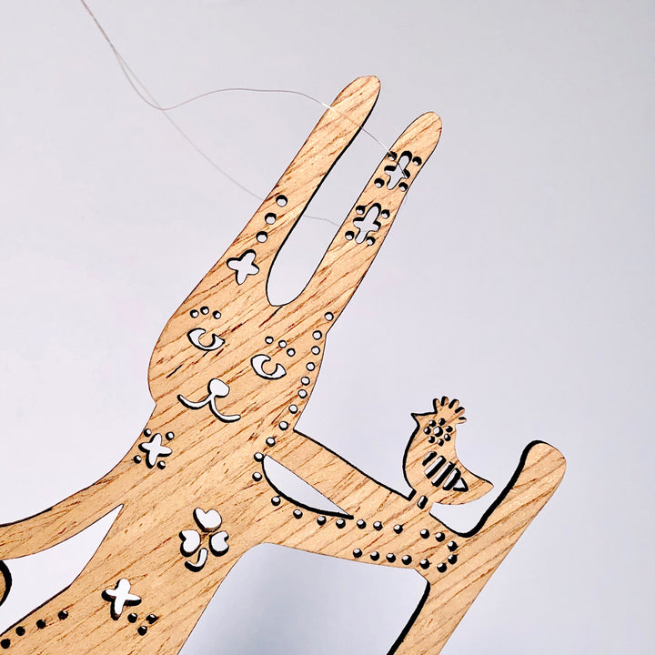 Etno Design 木製オーナメント「Bunny, Wishing to Know When All Will be Well(はしごバニー)」