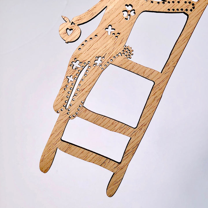 Etno Design 木製オーナメント「Bunny, Wishing to Know When All Will be Well(はしごバニー)」