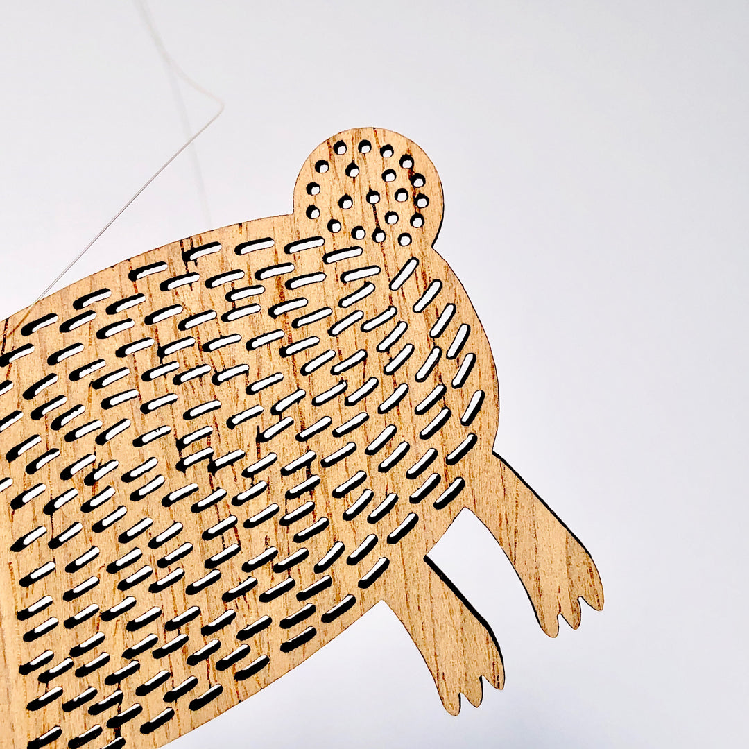 Etno Design 木製オーナメント「Bunny of the Seas(海の子ウサギ)」