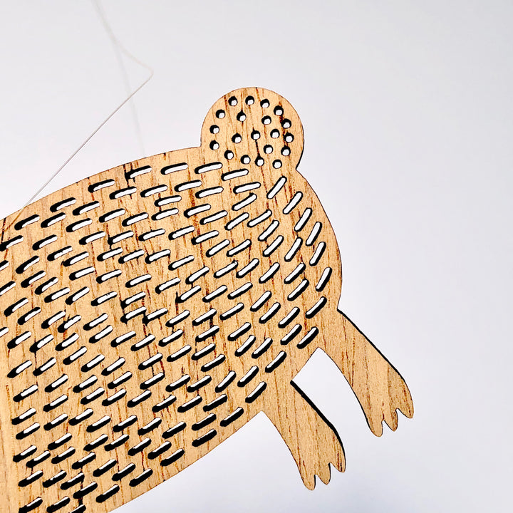 Etno Design 木製オーナメント「Bunny of the Seas(海の子ウサギ)」